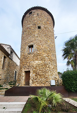 Can Bas Tower